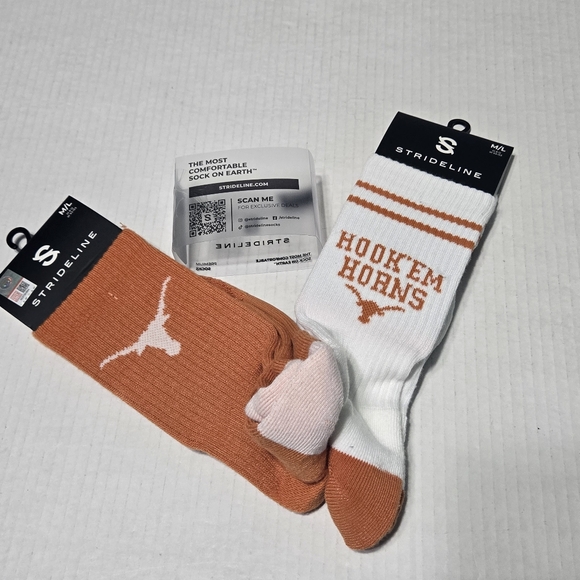 Texas Longhorns Accessories - Set of 2 Warm Holiday Socks Texas Longhorn Fans Bevo Socks Hook Em OSFM  NEW